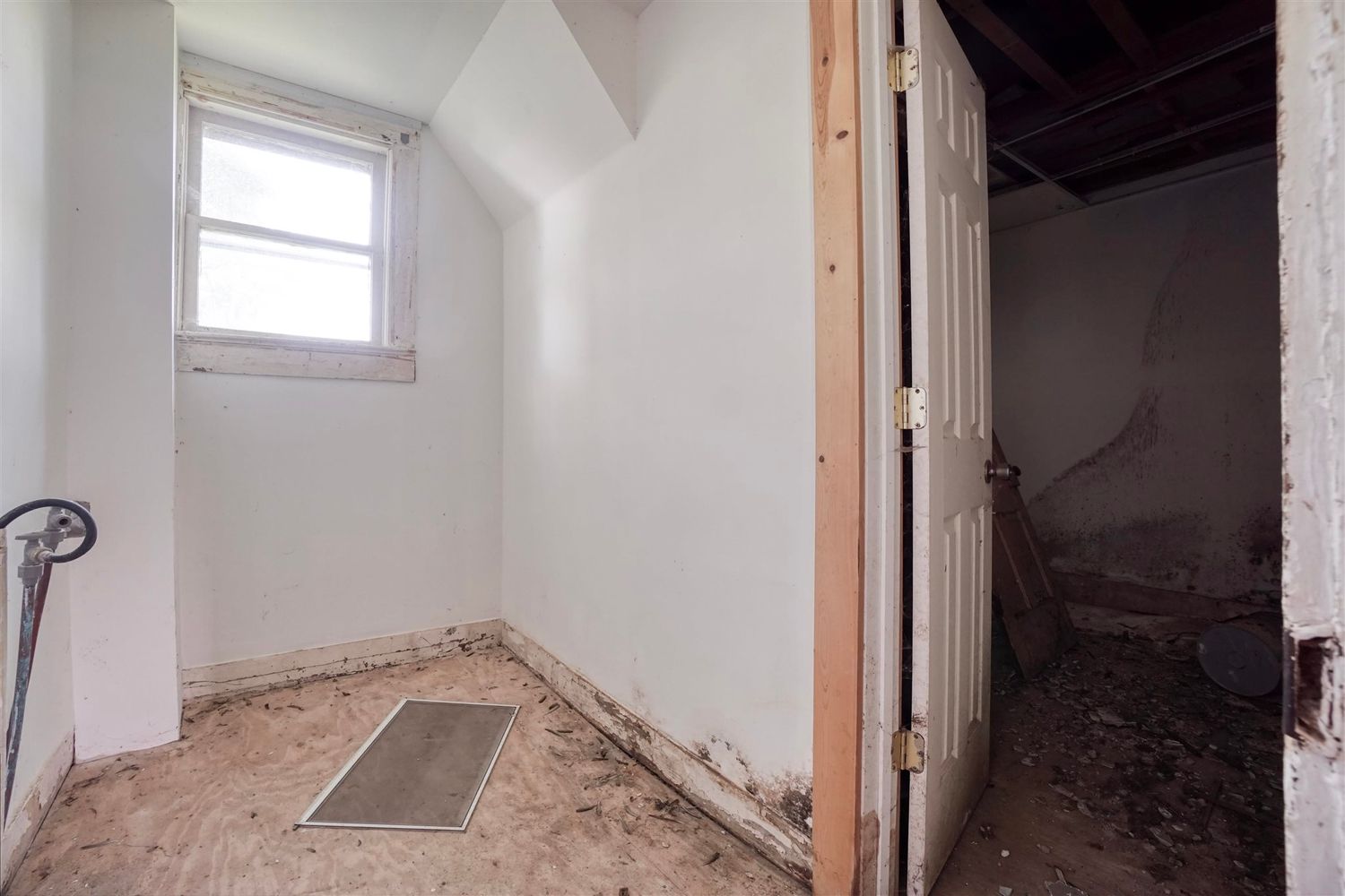 131 N 8th St, Decatur, IN 46733